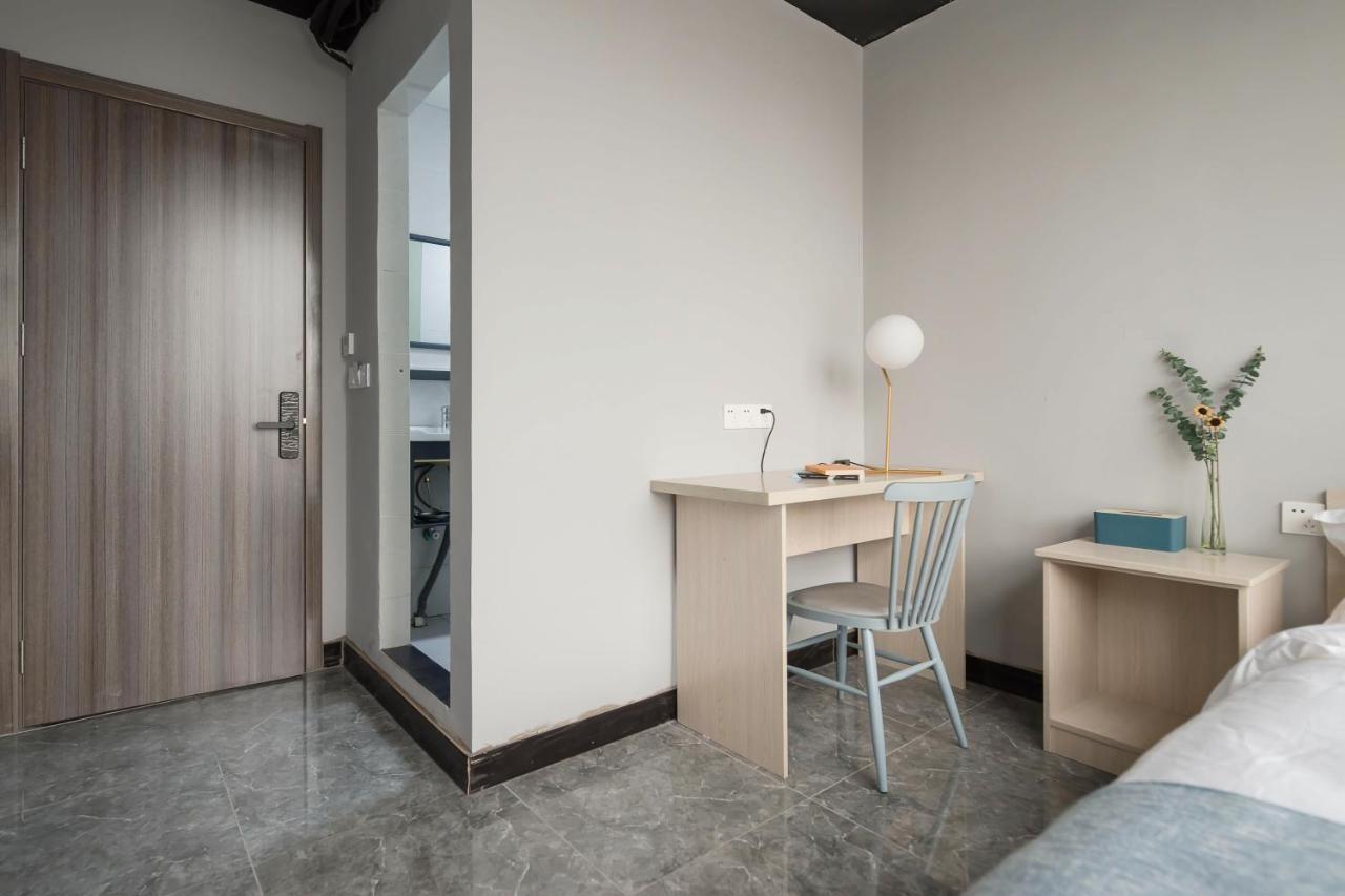 Pu Chun International Hostel -Yugarden & Old Town Shanghai Bagian luar foto