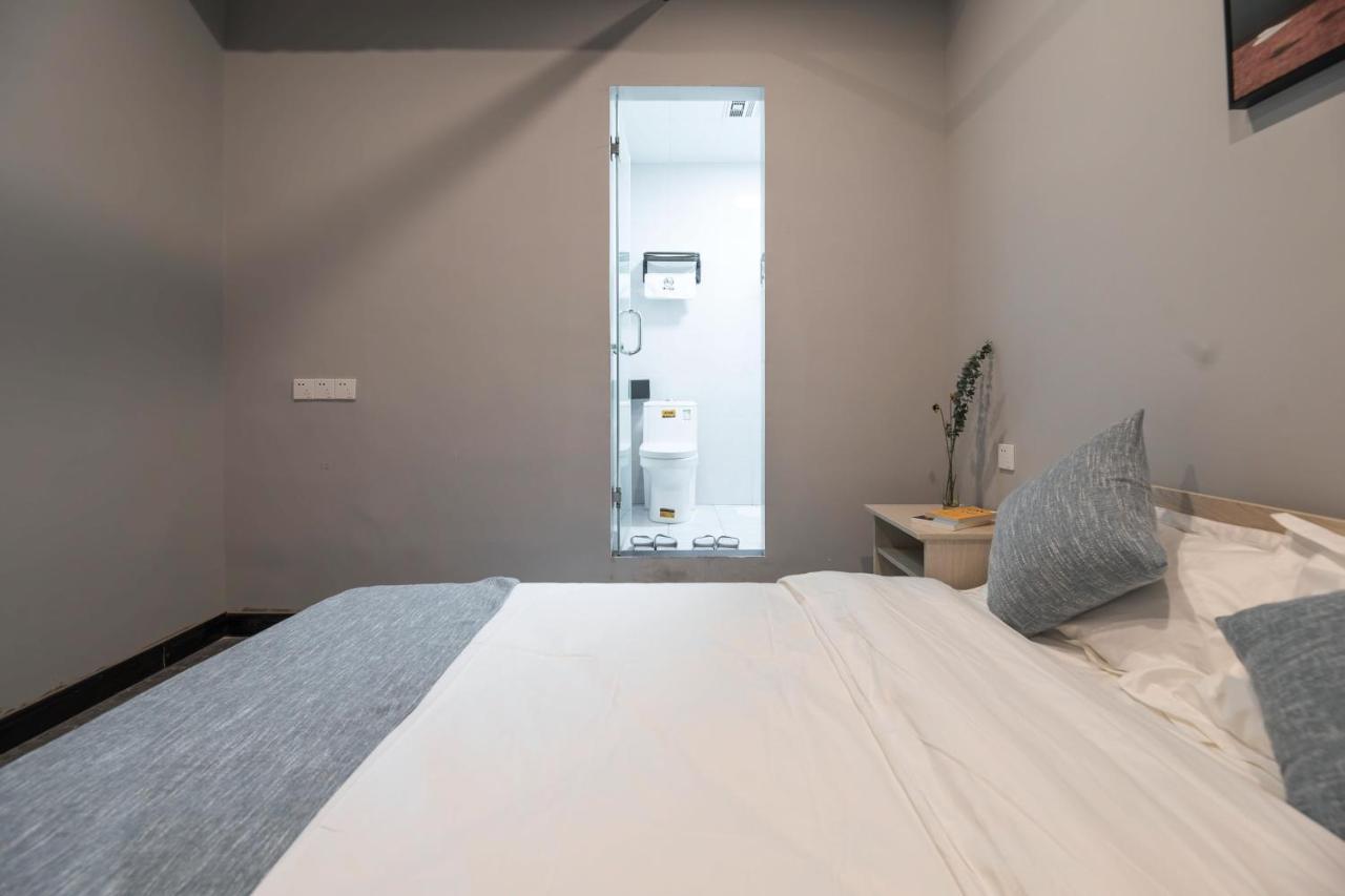Pu Chun International Hostel -Yugarden & Old Town Shanghai Bagian luar foto
