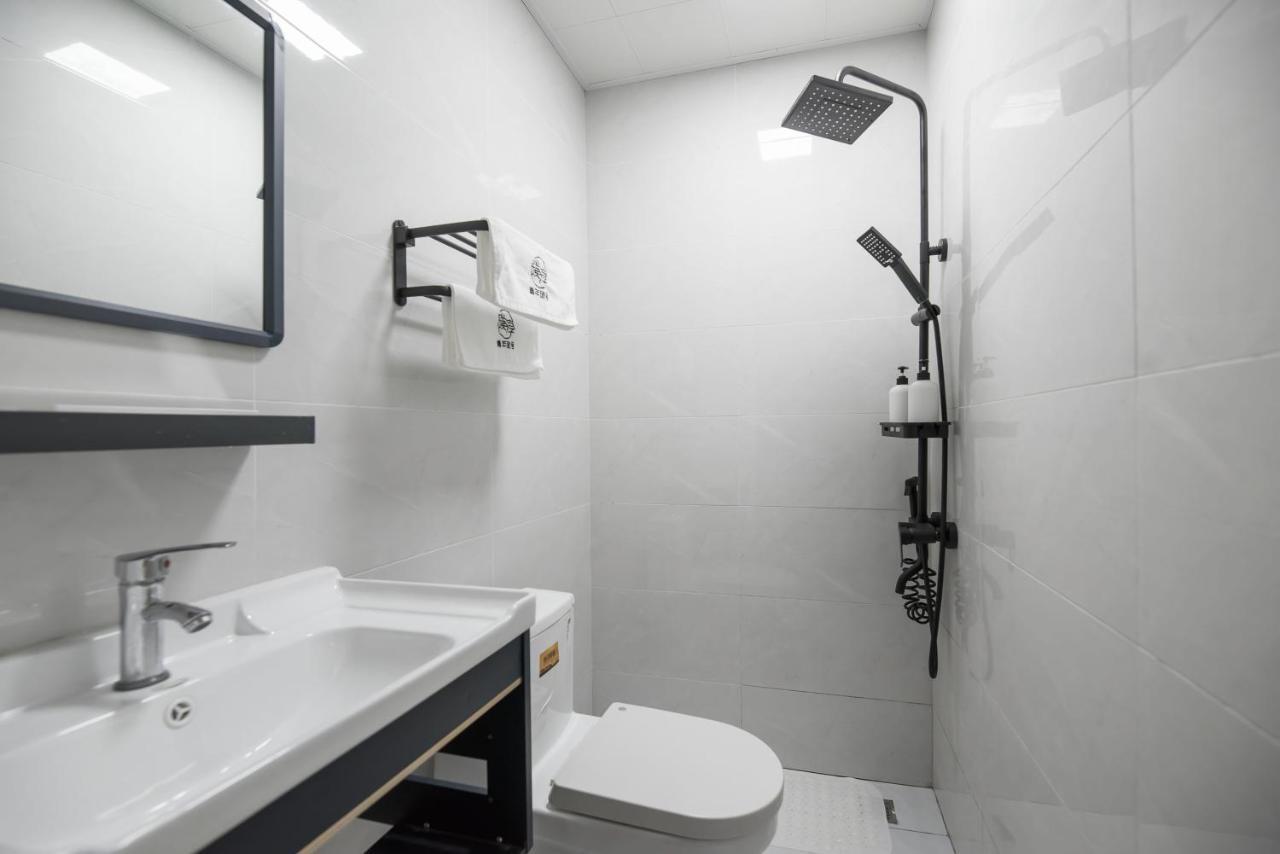 Pu Chun International Hostel -Yugarden & Old Town Shanghai Bagian luar foto