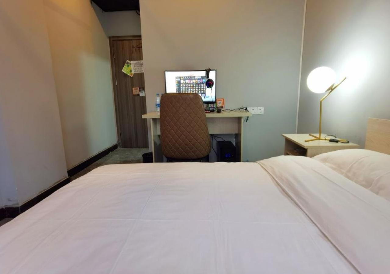 Pu Chun International Hostel -Yugarden & Old Town Shanghai Bagian luar foto
